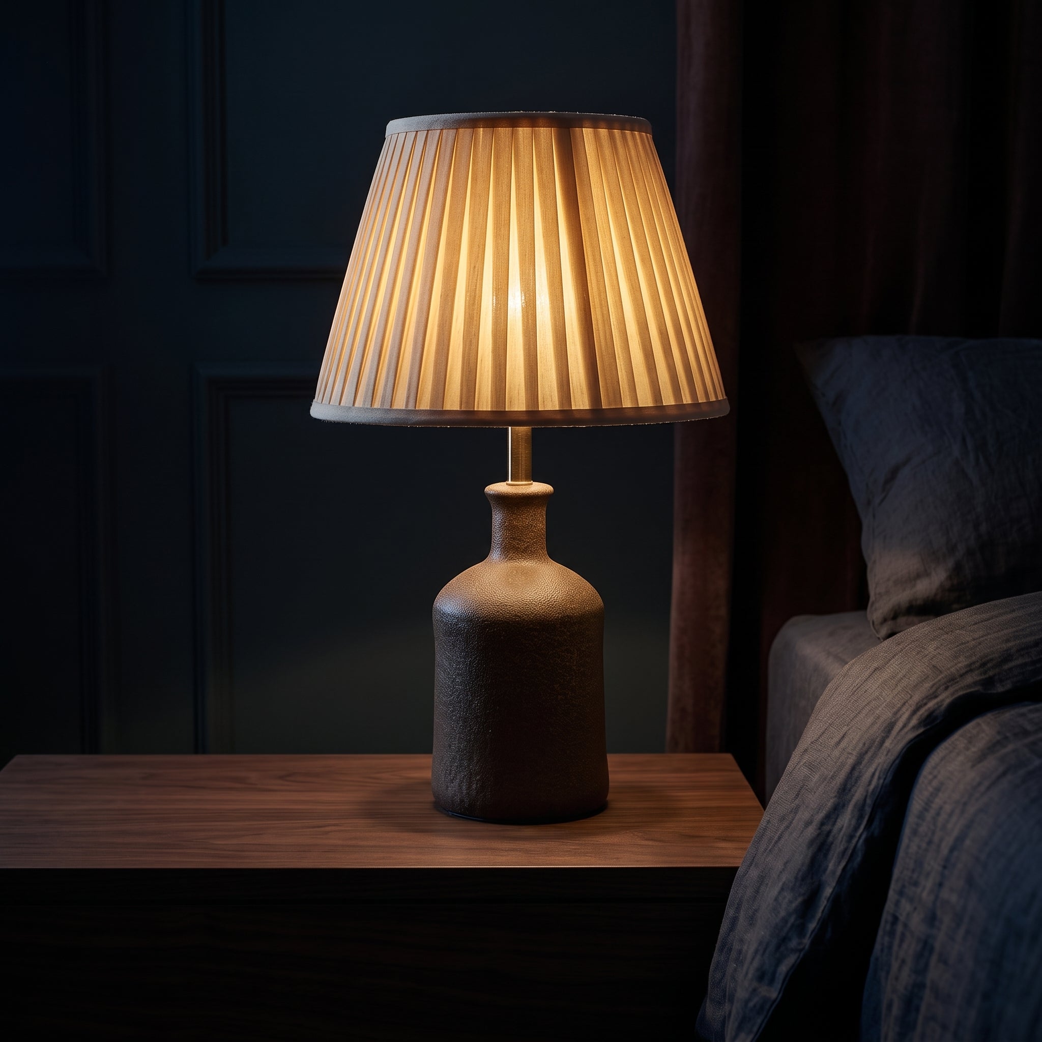 Earthy Elegance – Brown Terracotta Lamp – Single